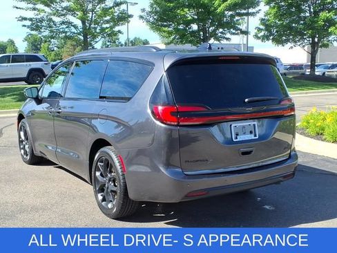 Certified 2023 Chrysler Pacifica Touring-L w/ S Appearance Package AWD/4WD image 6