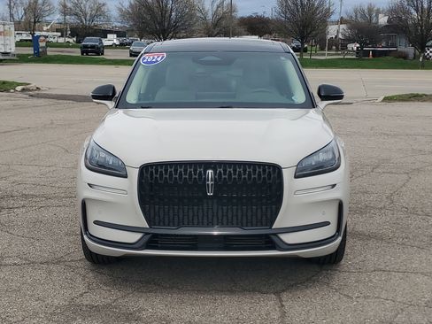 Used 2024 Lincoln Corsair AWD w/ Equipment Group 101A image 2