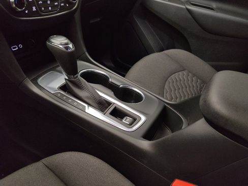 Used 2020 Chevrolet Equinox LT w/ Driver Convenience Package image 26