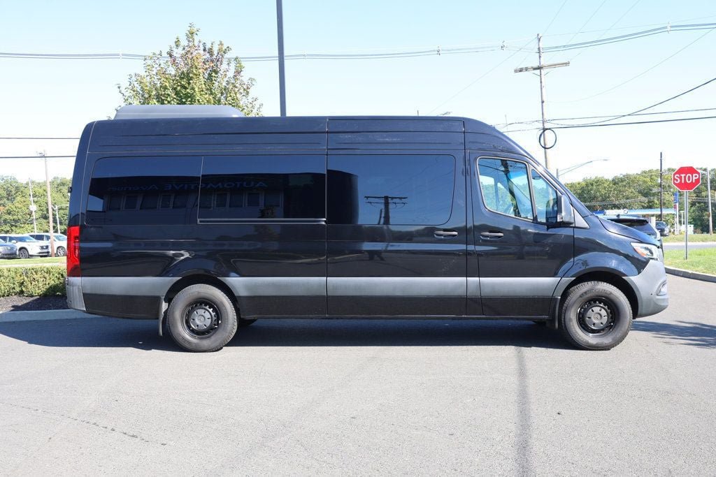 Used 2024 Mercedes-Benz Sprinter 2500 image 6