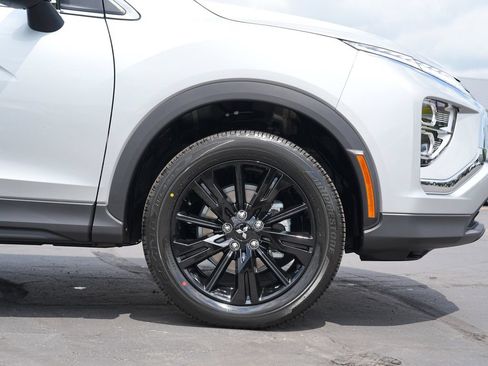 New 2026 Mitsubishi Eclipse Cross LE AWD/4WD image 11