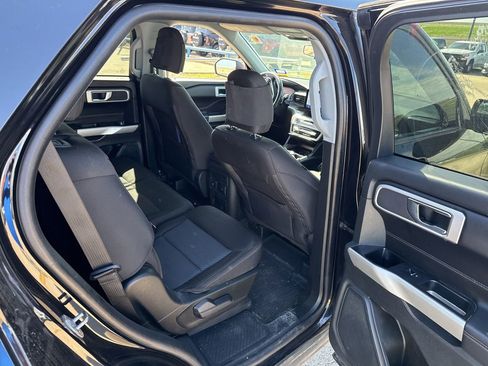 Used 2022 Ford Explorer XLT image 13