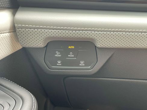 New 2026 Volkswagen Atlas Cross Sport SEL Premium R-Line AWD/4WD image 31