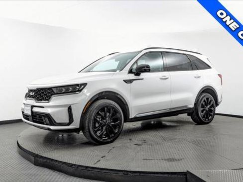Used 2022 Kia Sorento SX image 2
