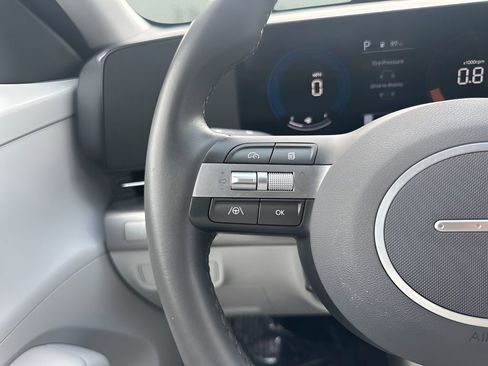 Used 2025 Hyundai Kona SEL image 14