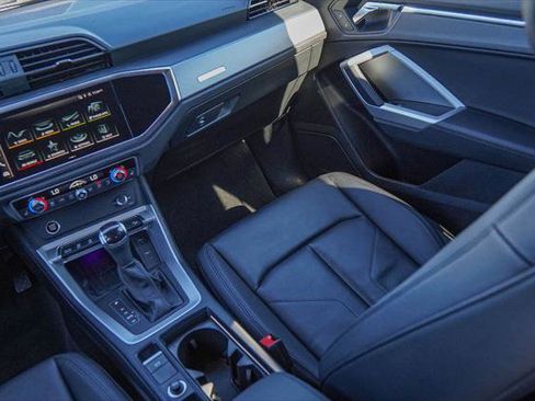 Certified 2025 Audi Q3 2.0T Premium Plus w/ Premium Plus Package AWD/4WD image 27