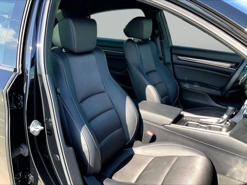 Used 2020 Honda Accord Sport image 8