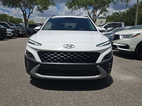Used 2022 Hyundai Kona SEL w/ Cargo Package FWD image 2