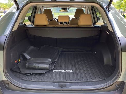 Used 2023 Toyota RAV4 XLE Premium image 16