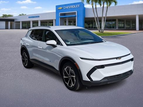 New 2026 Chevrolet Equinox EV LT FWD image 2