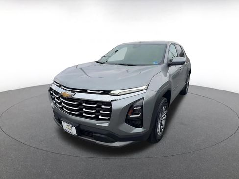 Used 2025 Chevrolet Equinox LT FWD image 7
