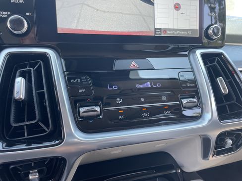 Certified 2023 Kia Sorento SX FWD image 22