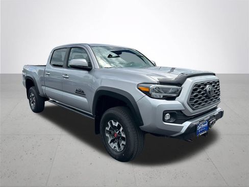 Used 2021 Toyota Tacoma TRD Off-Road w/ TRD Premium Off Road Package AWD/4WD image 5