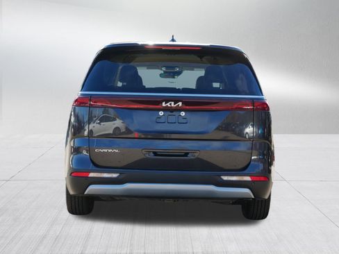 Certified 2024 Kia Carnival LX image 5