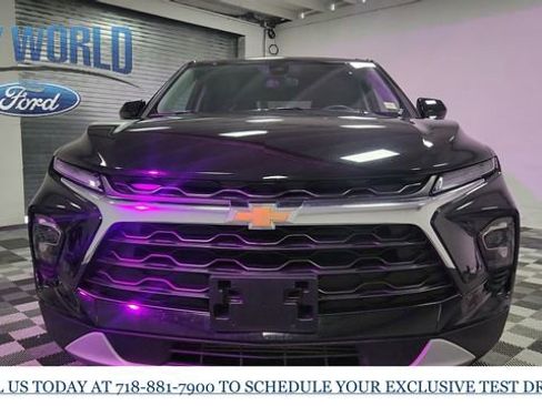 Used 2025 Chevrolet Blazer LT image 3