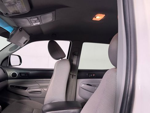 Used 2015 Toyota Tacoma PreRunner w/ SR5 Package image 22