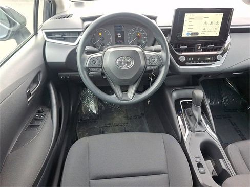 Used 2025 Toyota Corolla LE image 11