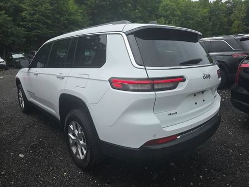 Used 2023 Jeep Grand Cherokee L Limited AWD/4WD image 6