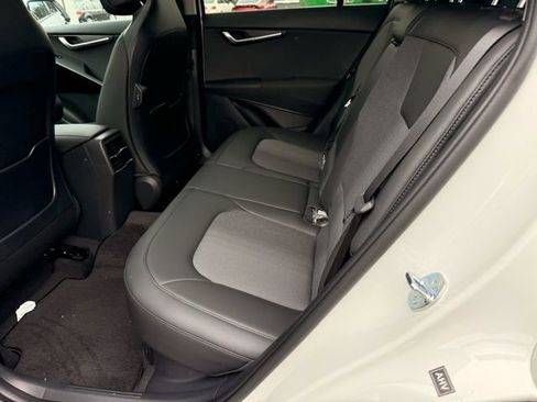 New 2025 Kia Niro EX Touring FWD image 5