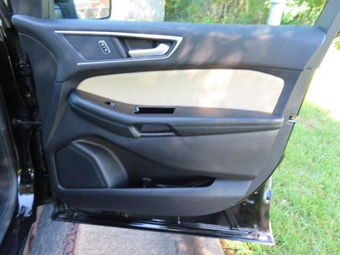 Used 2020 Ford Edge SEL AWD/4WD image 22