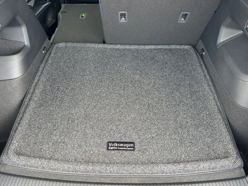 New 2026 Volkswagen Tiguan SE R-Line FWD image 13