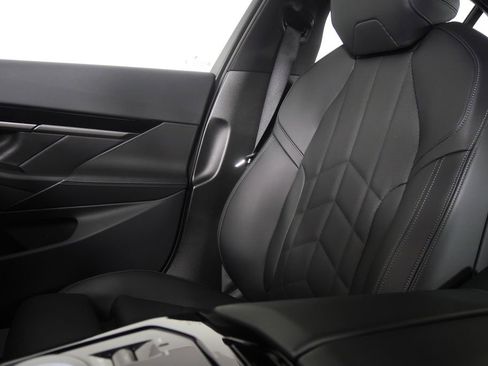 Certified 2025 BMW 530i image 29