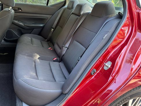 Used 2025 Nissan Altima 2.5 SV FWD image 39