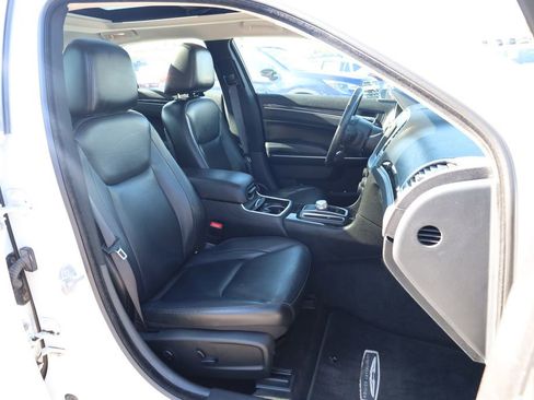 Used 2016 Chrysler 300 Limited RWD image 25