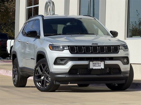 New 2026 Jeep Compass Latitude image 2