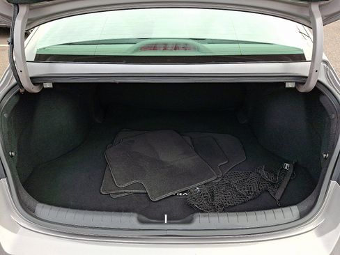 Used 2023 Hyundai Elantra SEL image 29