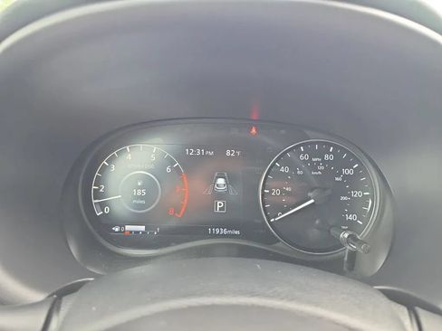 Used 2023 Nissan Kicks SV w/ Interior Electronics Package FWD image 17