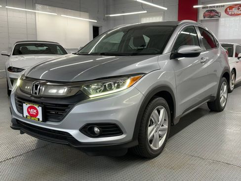 Used 2019 Honda HR-V EX image 2