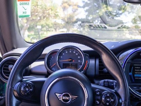 Used 2020 MINI Cooper 2-Door Hardtop image 25