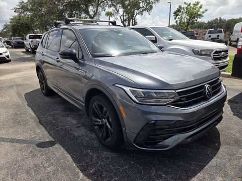 Used 2023 Volkswagen Tiguan SE R-Line FWD image 2