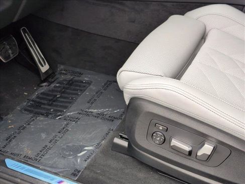 New 2026 BMW X5 xDrive50e w/ M Sport Package image 4