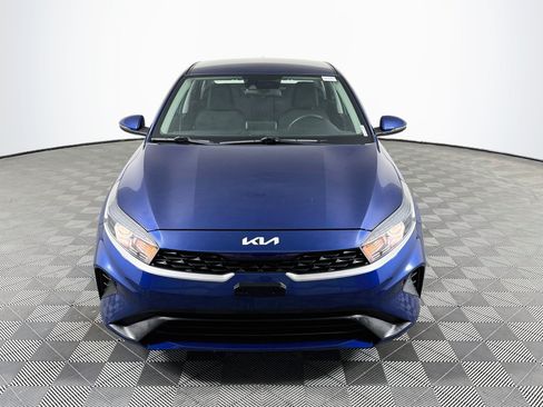 Used 2022 Kia Forte LXS w/ LXS Technology Package FWD image 2