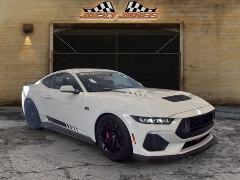 Used 2025 Ford Mustang GT Premium w/ GT Performance Package RWD image 13
