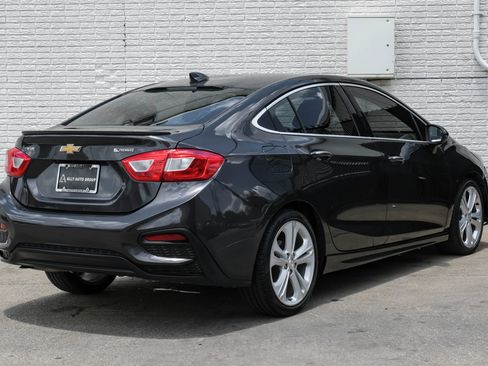 Used 2016 Chevrolet Cruze Premier FWD image 8