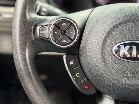 Used 2018 Kia Soul FWD image 6