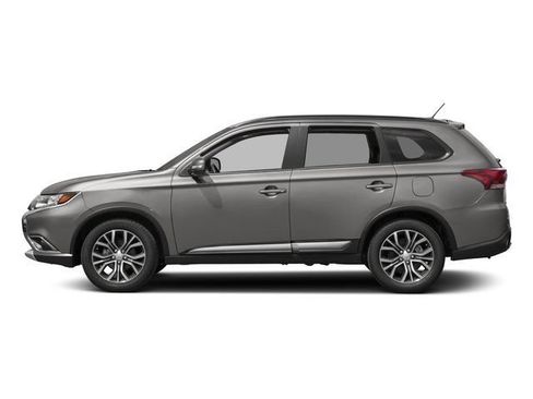 Used 2018 Mitsubishi Outlander LE FWD image 3
