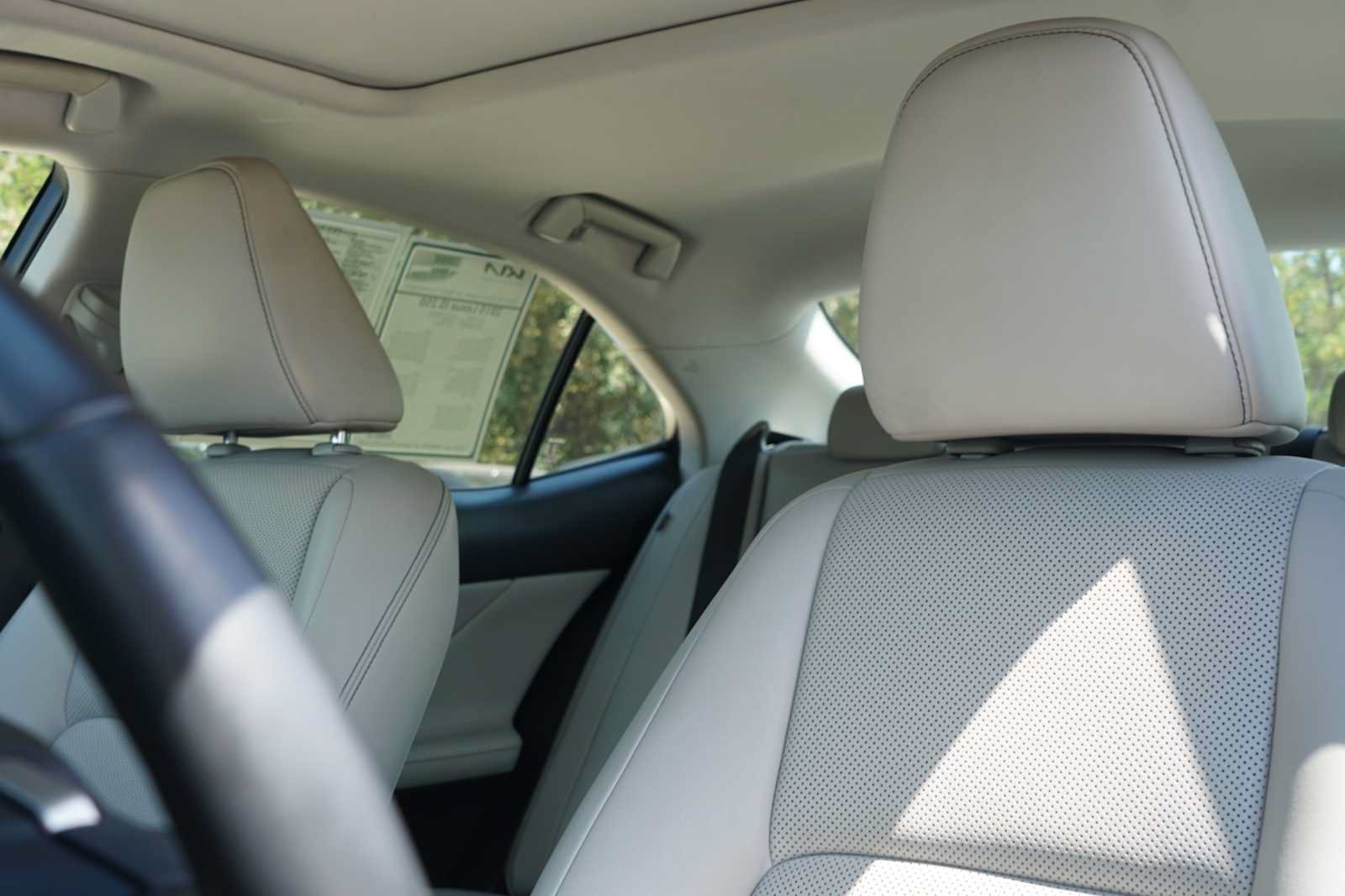 Used 2015 Lexus IS 250 w/ Premium Package RWD image 9