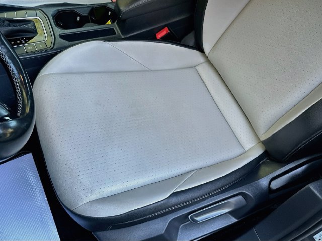Used 2019 Volkswagen Jetta R-Line w/ R-Line Cold Weather Package FWD image 19