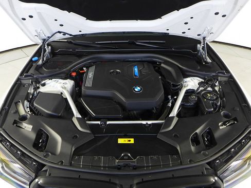 Used 2023 BMW 530e 530e iPerformance w/ M Sport Package image 6