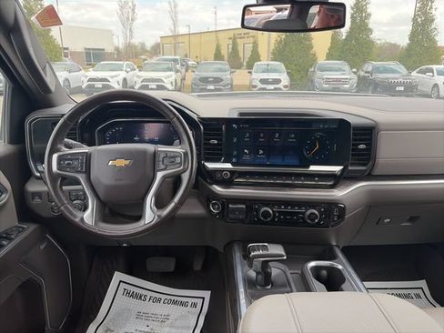 Used 2023 Chevrolet Silverado 1500 LTZ AWD/4WD image 14