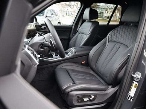 New 2026 BMW X5 M60i w/ Climate Comfort Package image 22