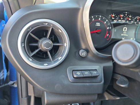 Used 2018 Chevrolet Camaro SS RWD image 26