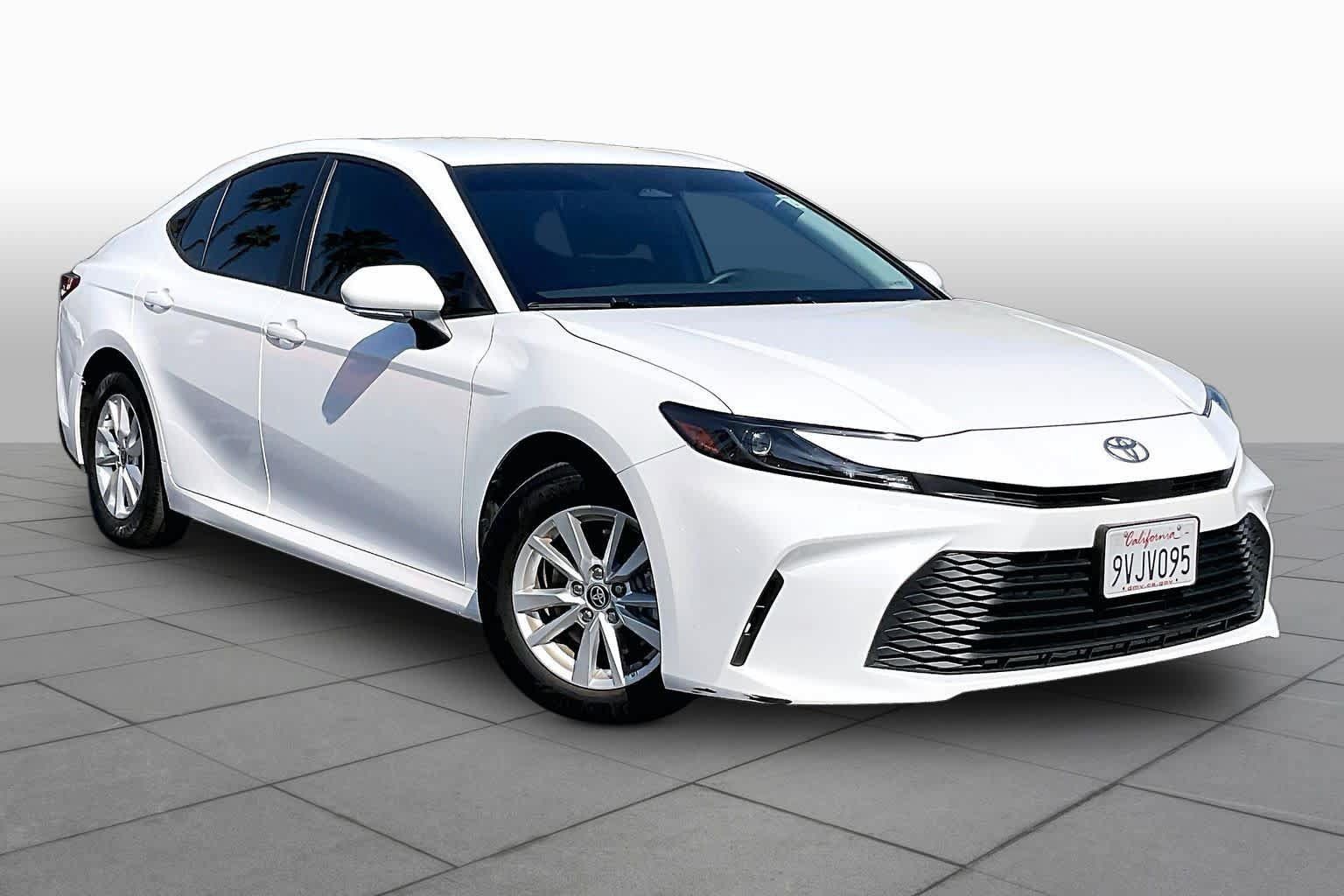 Used 2025 Toyota Camry LE FWD image 2