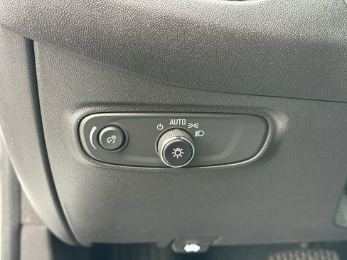 Used 2024 Chevrolet Equinox LT FWD image 25