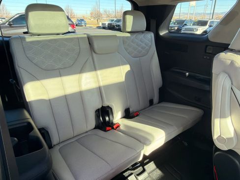 Used 2021 Hyundai Palisade Calligraphy w/ Winter Package image 13