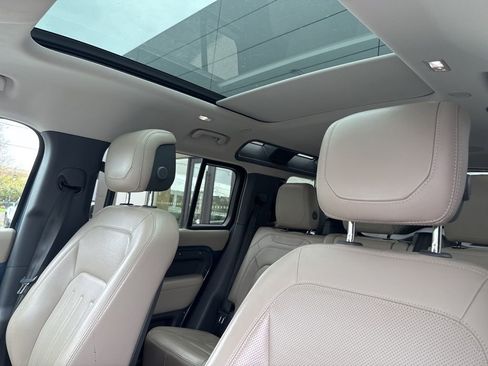 Used 2020 Land Rover Defender 110 HSE image 12